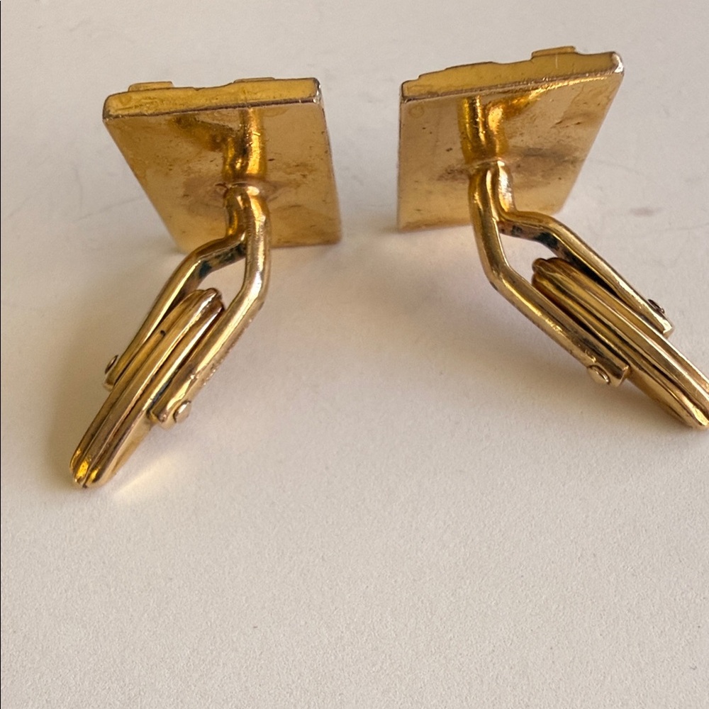 Gold Textured Rectangular cuff links - image 2